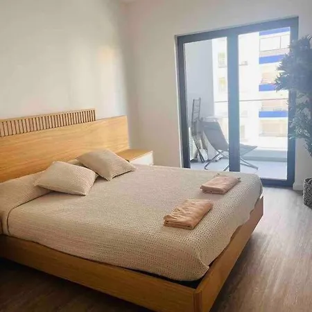 Modern Da Rocha, Apartment Portimao
